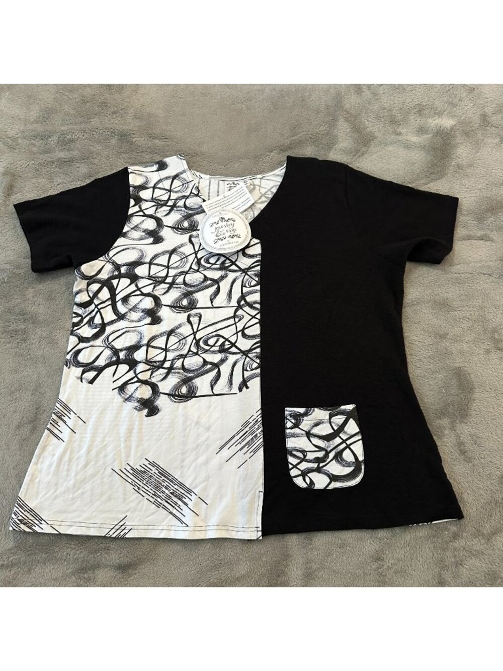 NWT Parsley and Sage Black White Blouse Tee Shirt XL Artsy Boho Lagenlook